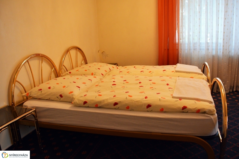 Deluxe Apartmanház Sóstón