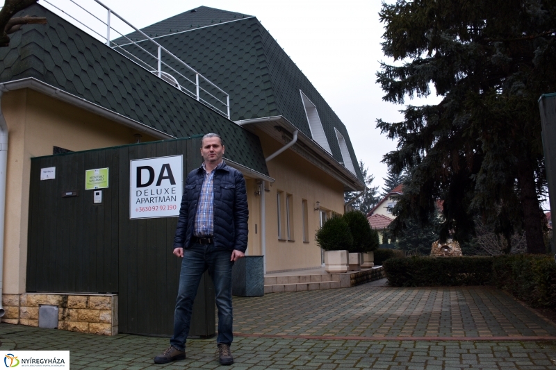 Deluxe Apartmanház Sóstón