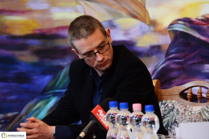 Tavaszi Hangulatban- Szímfónikus Zenekar Sajtótájékoztat