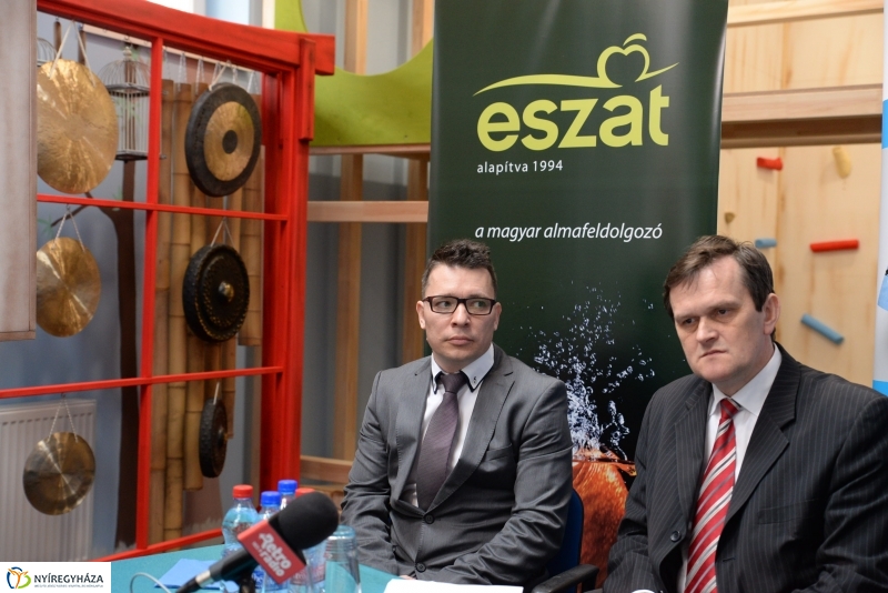 Együttműködési aláírás a Down Egyesületnél