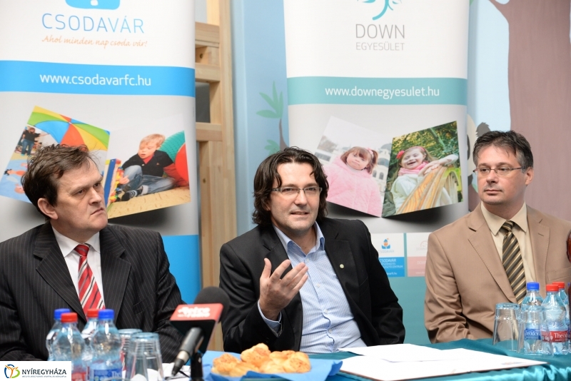Együttműködési aláírás a Down Egyesületnél