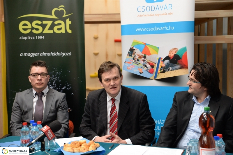 Együttműködési aláírás a Down Egyesületnél