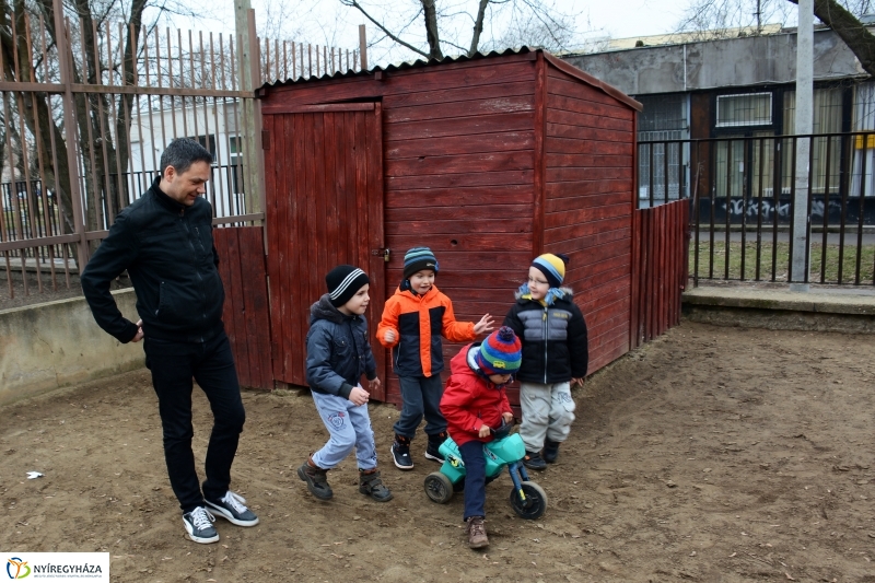 Óvóbácsi az Eszterlánc Óvodában