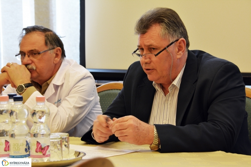 Kórház Sajtótájékoztató