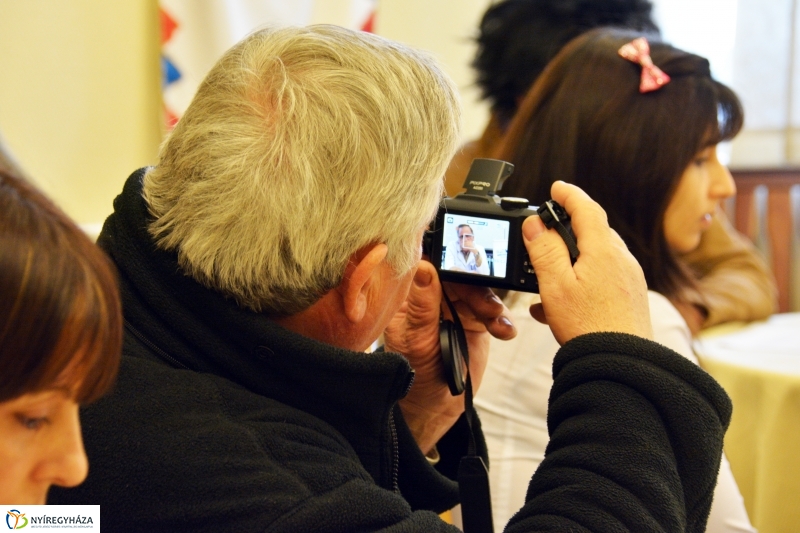 Kórház Sajtótájékoztató