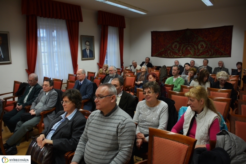 MOZAIKOK NYÍREGYHÁZA XX. SZÁZADI TÖRTÉNELMÉBŐL