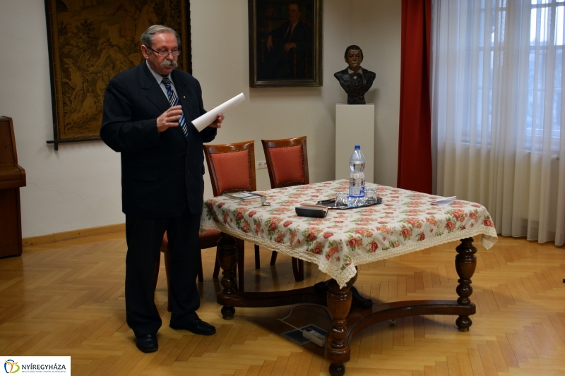 MOZAIKOK NYÍREGYHÁZA XX. SZÁZADI TÖRTÉNELMÉBŐL