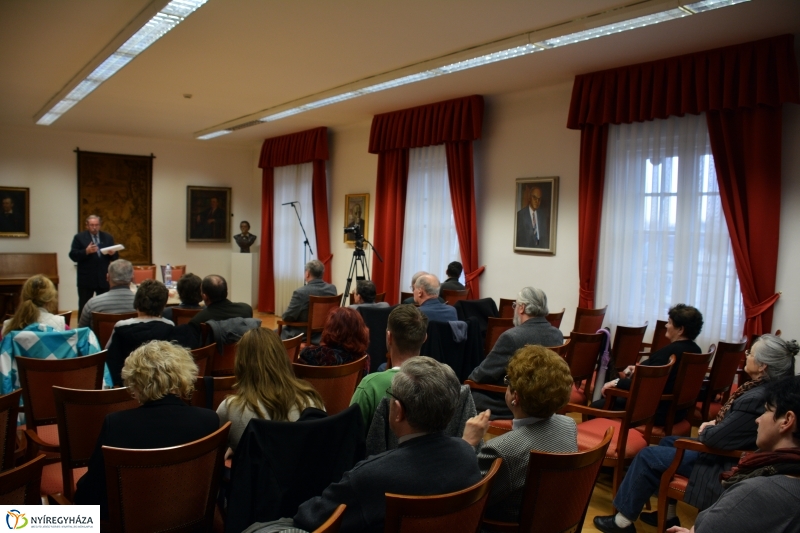 MOZAIKOK NYÍREGYHÁZA XX. SZÁZADI TÖRTÉNELMÉBŐL