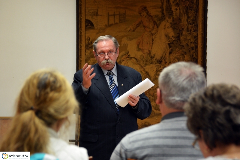 MOZAIKOK NYÍREGYHÁZA XX. SZÁZADI TÖRTÉNELMÉBŐL