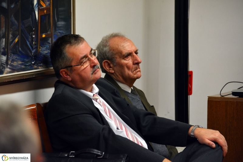 MOZAIKOK NYÍREGYHÁZA XX. SZÁZADI TÖRTÉNELMÉBŐL