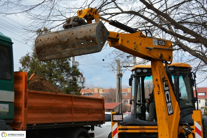 Megkezdődtek a kátyúzások városunkban