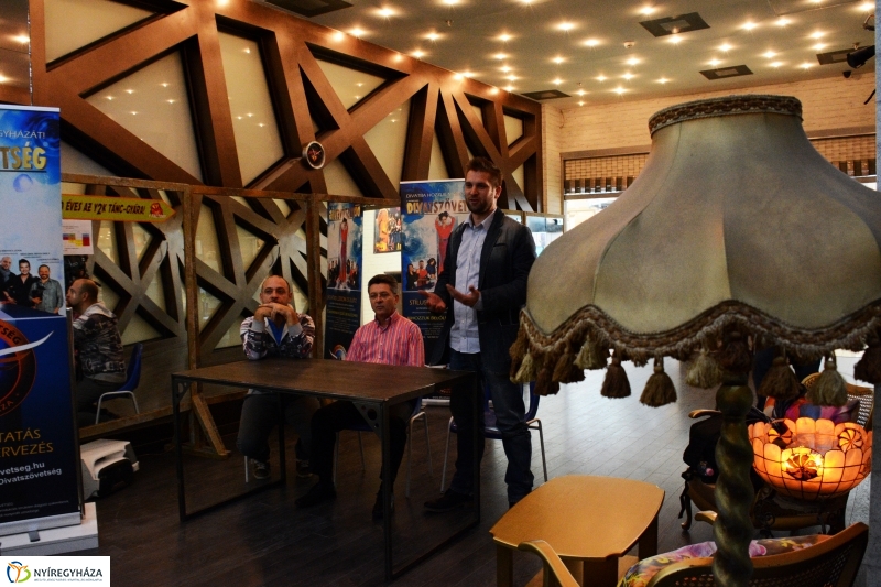 Tavaszi Divat Show a Nyírplaza-ban (sajtótájékoztató)