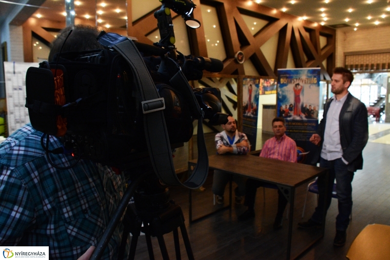 Tavaszi Divat Show a Nyírplaza-ban (sajtótájékoztató)