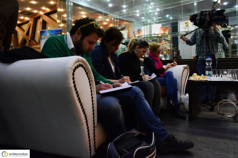 Tavaszi Divat Show a Nyírplaza-ban (sajtótájékoztató)