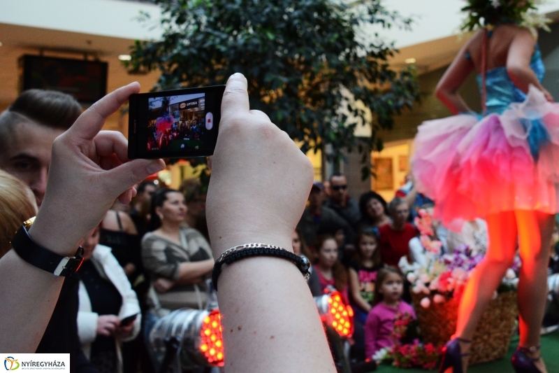 Divatbemutató a NyírPlaza-ban