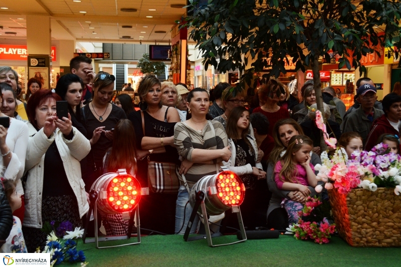 Divatbemutató a NyírPlaza-ban