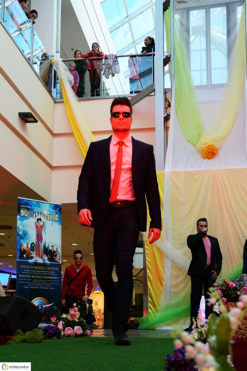 Divatbemutató a NyírPlaza-ban