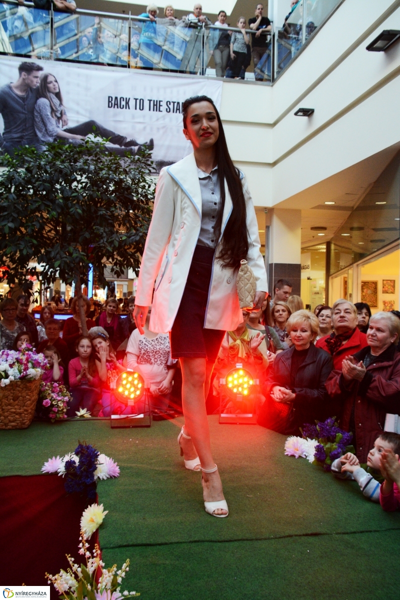 Divatbemutató a NyírPlaza-ban