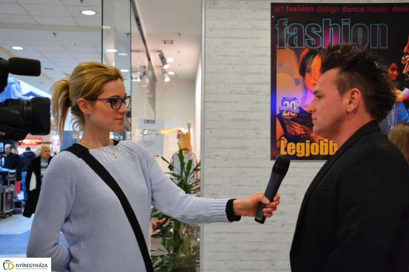 Divatbemutató a NyírPlaza-ban