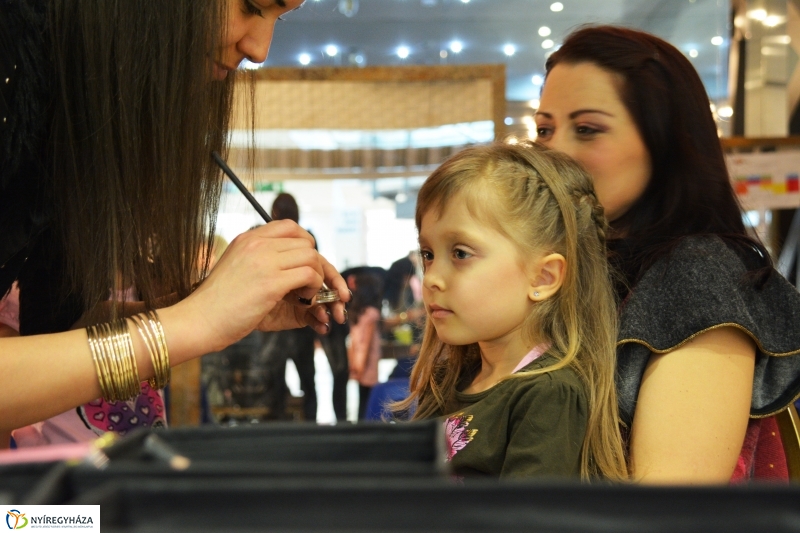 Divatbemutató a NyírPlaza-ban