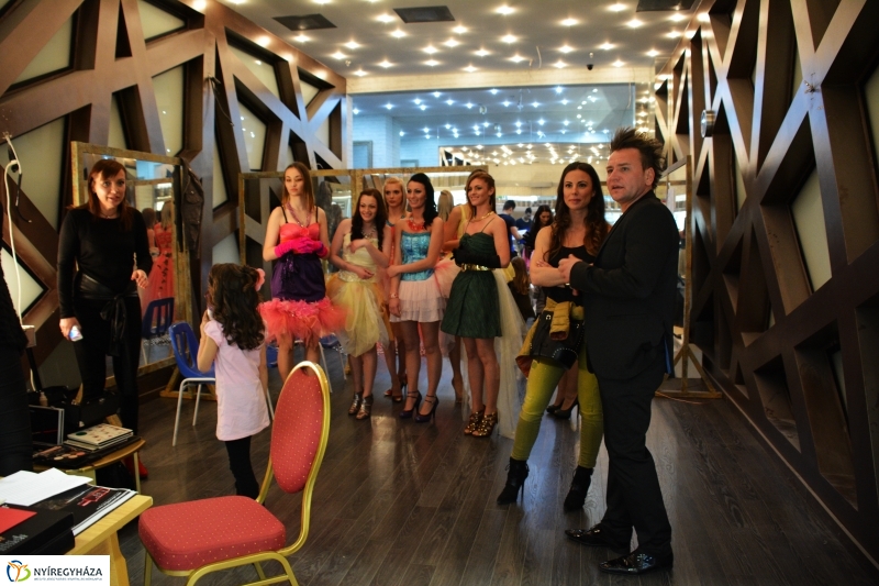 Divatbemutató a NyírPlaza-ban