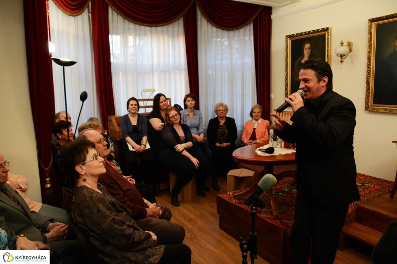 Énekest a Bencs Villában