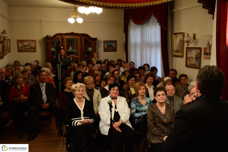 Énekest a Bencs Villában