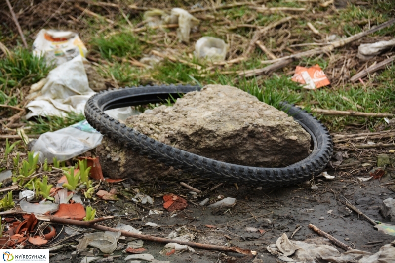 Illegális Hulladéklerakás Nyíregyházán
