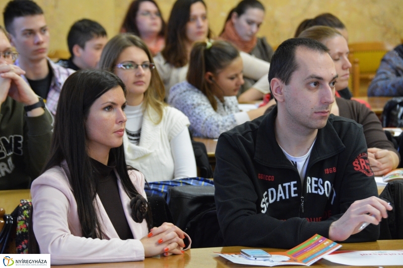 Rólad Szól -  Beszélgetés a Diákokkal