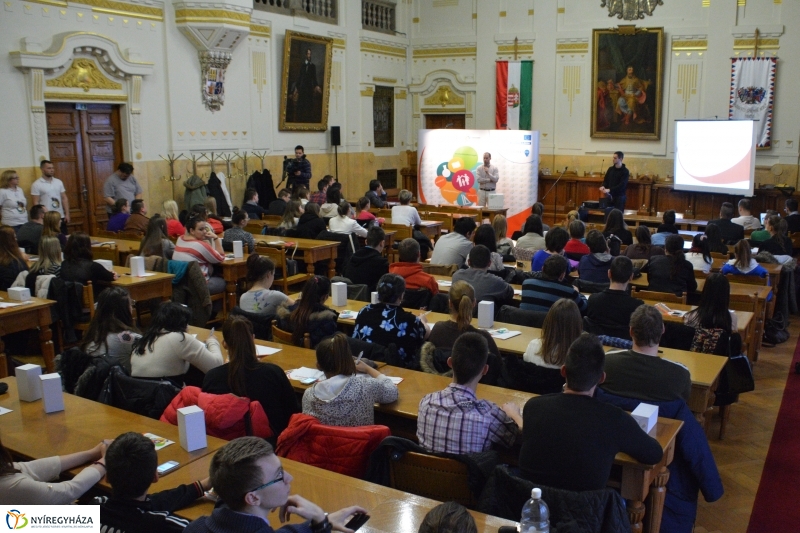 Rólad Szól -  Beszélgetés a Diákokkal