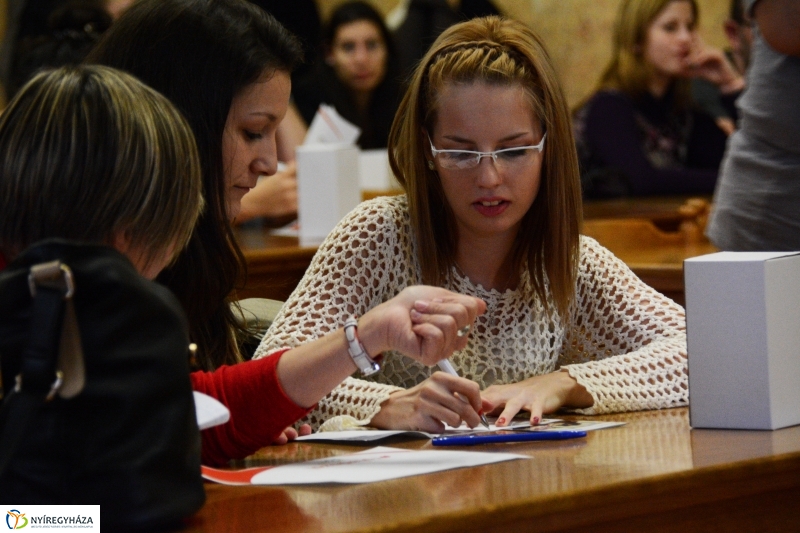 Rólad Szól -  Beszélgetés a Diákokkal
