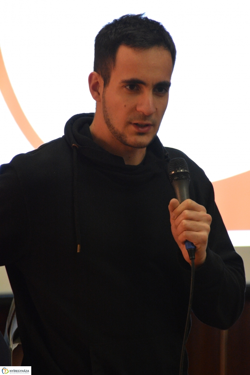 Rólad Szól -  Beszélgetés a Diákokkal