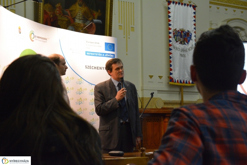 Rólad Szól -  Beszélgetés a Diákokkal