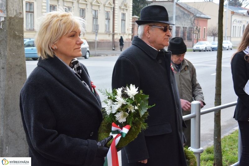 Koszorúzások Március 15.-e alkalmából 