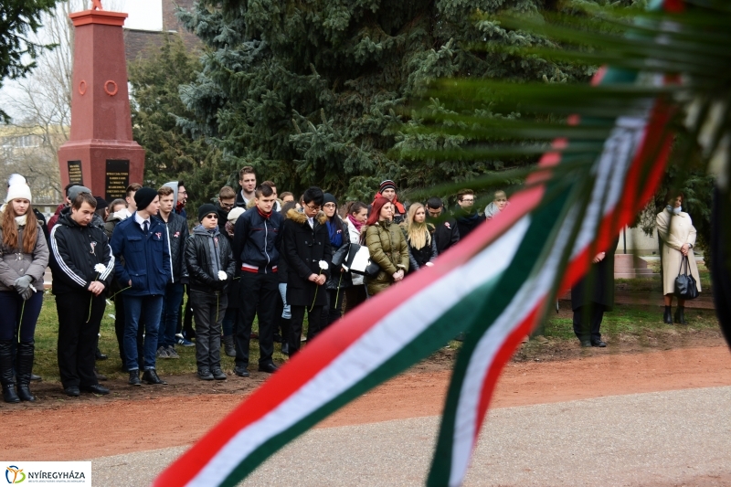 Koszorúzások Március 15.-e alkalmából 