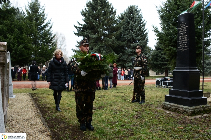 Koszorúzások Március 15.-e alkalmából 