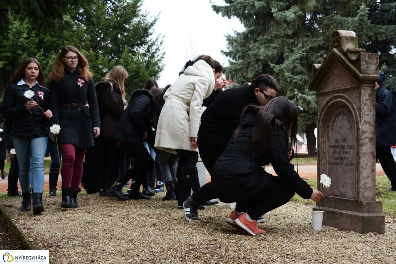 Koszorúzások Március 15.-e alkalmából 