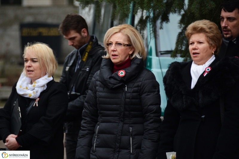 Koszorúzások Március 15.-e alkalmából 