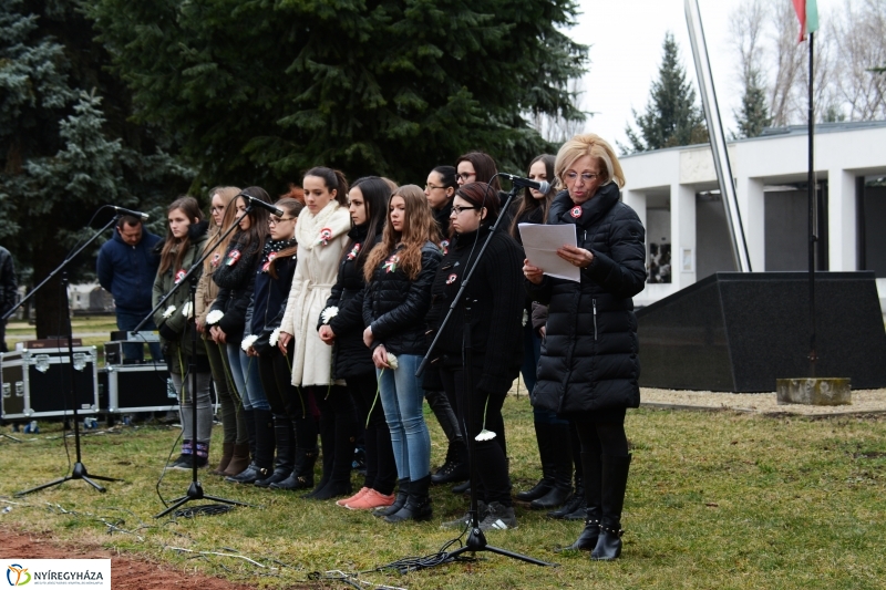 Koszorúzások Március 15.-e alkalmából 