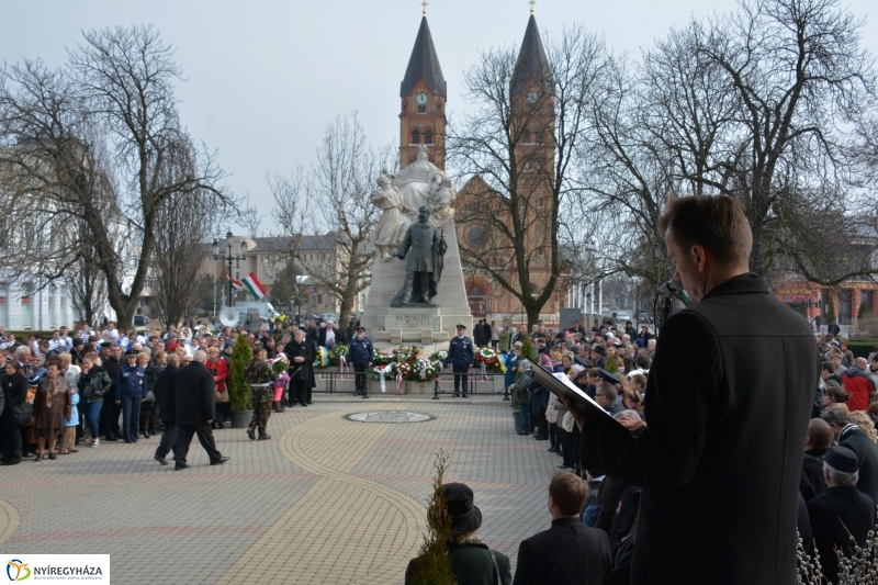 Március 15-i ünnepség a nyíregyházi Kossuth téren