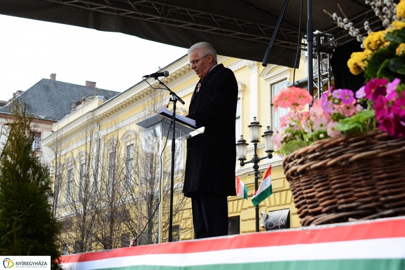 Március 15-i ünnepség a nyíregyházi Kossuth téren