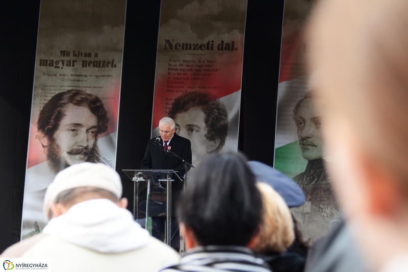 Március 15-i ünnepség a nyíregyházi Kossuth téren