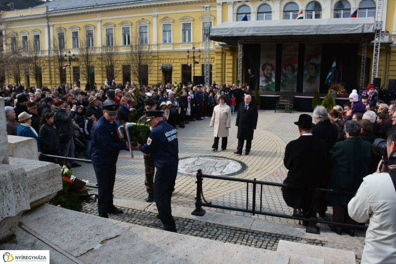 Március 15-i ünnepség a nyíregyházi Kossuth téren