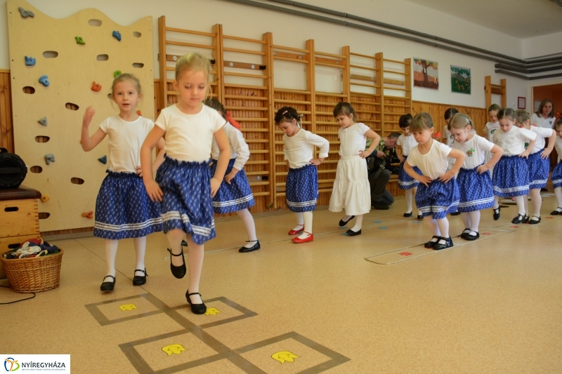 Néptánc program a Kerekerdő Óvodában