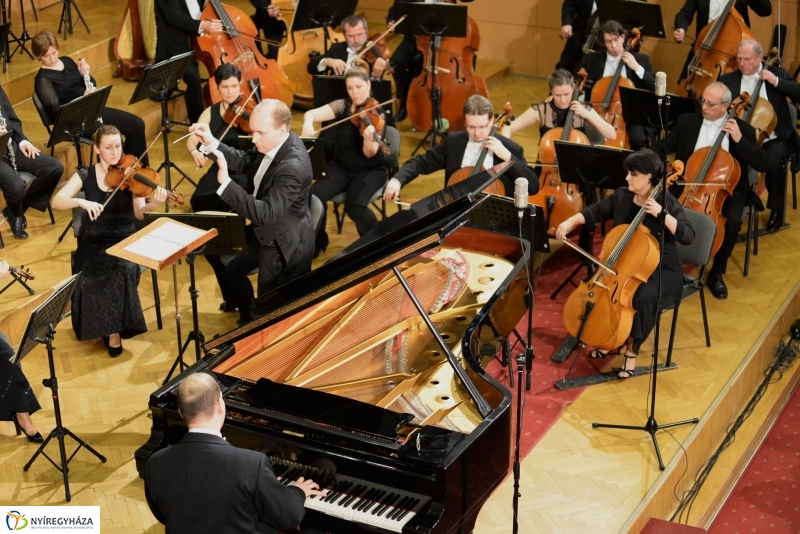 Kodály Filharmonikus Zenekar a Kodály Hangversenyteremben