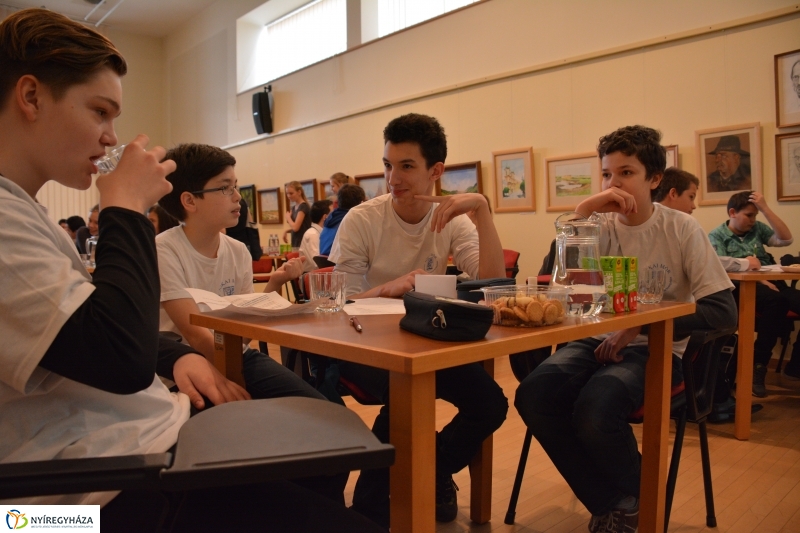 Lengyel Magyar Vetélkedő a Könyvtárban