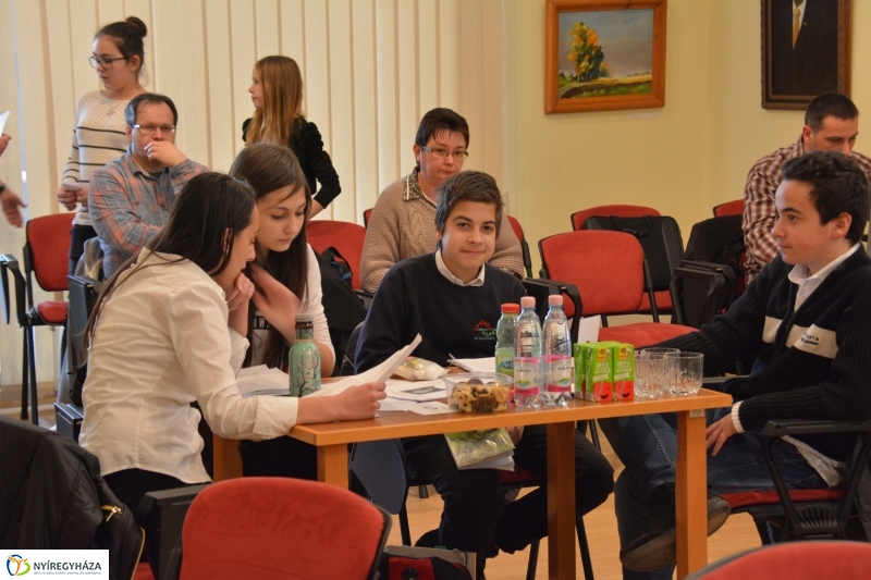 Lengyel Magyar Vetélkedő a Könyvtárban