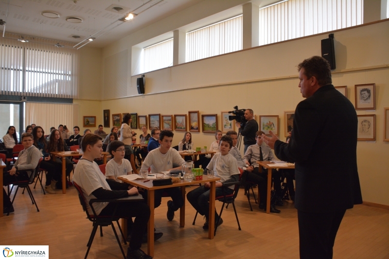 Lengyel Magyar Vetélkedő a Könyvtárban