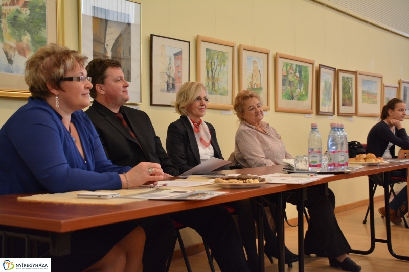 Lengyel Magyar Vetélkedő a Könyvtárban