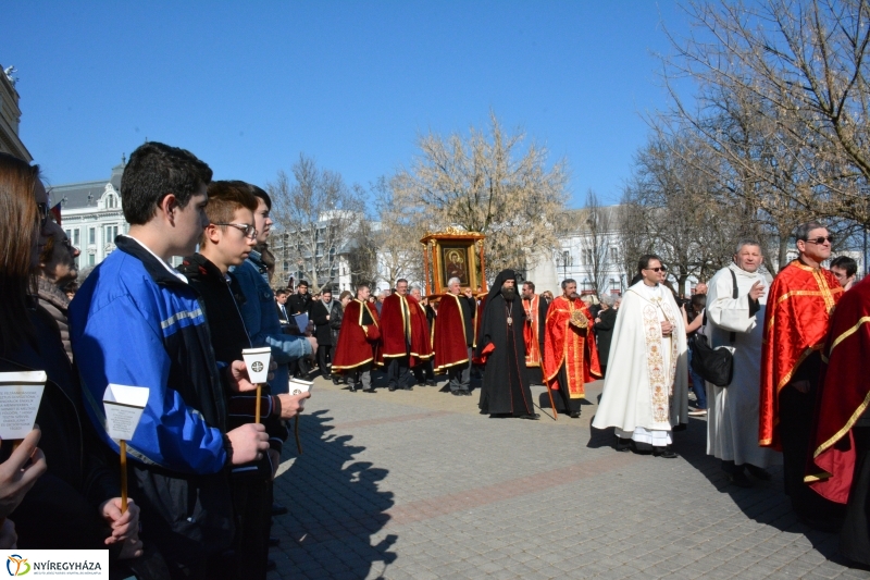 Mária-kegykép Nyíregyházán